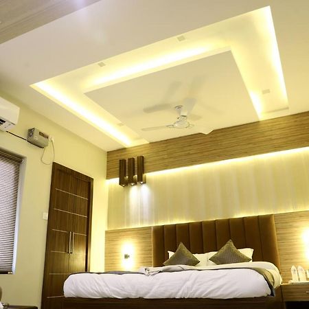 Hotel Santoor Varanasi Exterior foto