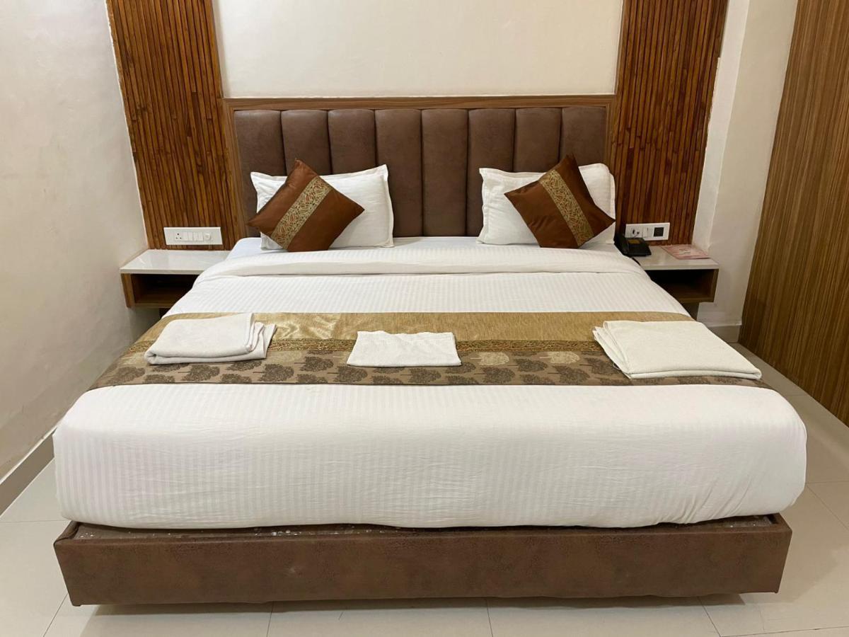 Hotel Santoor Varanasi Exterior foto