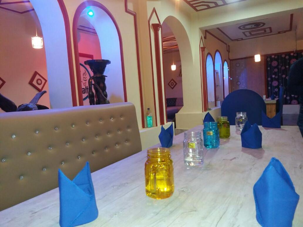 Hotel Santoor Varanasi Exterior foto