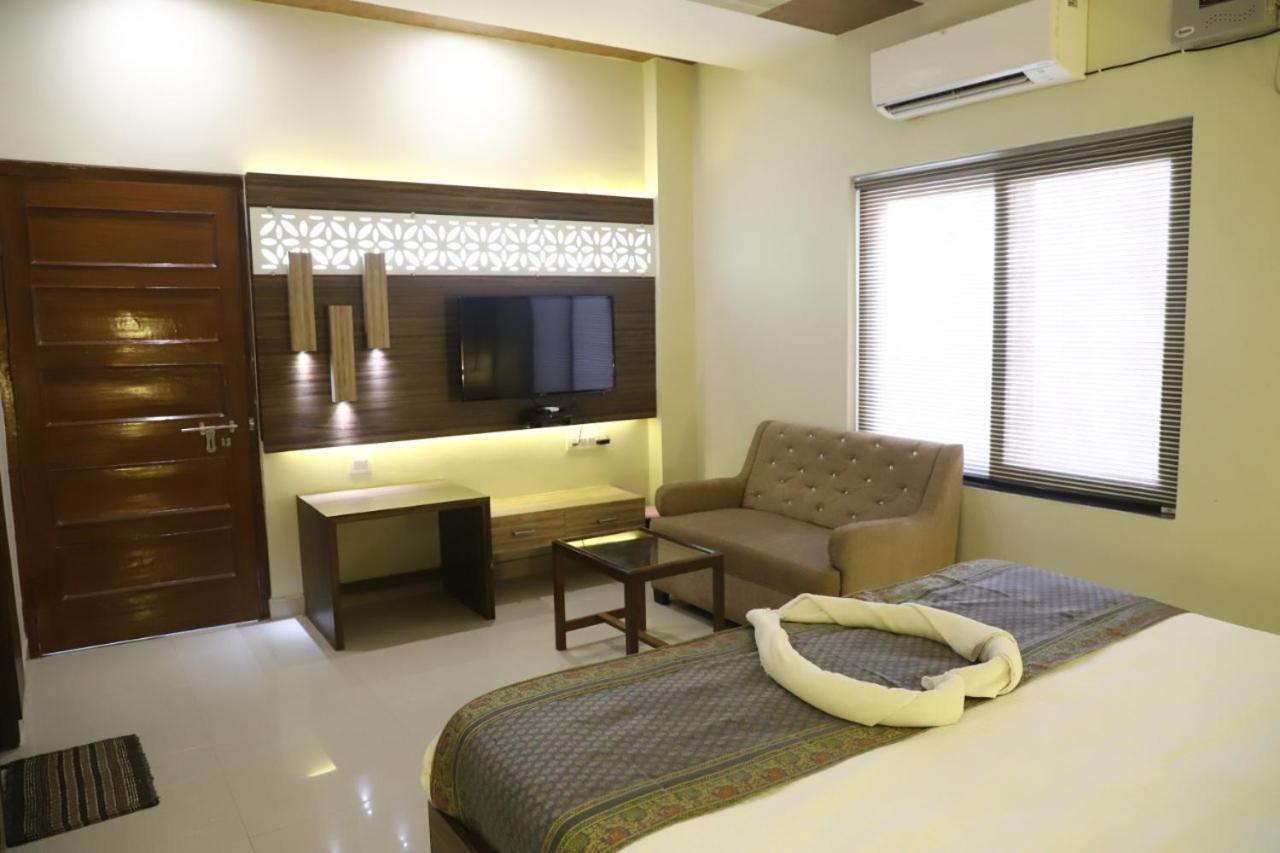 Hotel Santoor Varanasi Exterior foto
